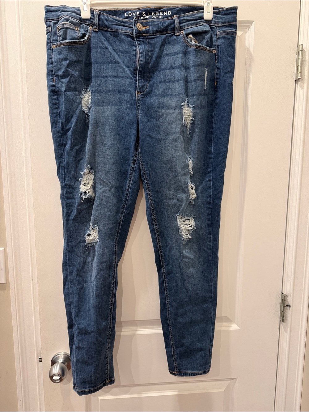 Love & Legend Distressed Skinny Jeans in Dark Blue